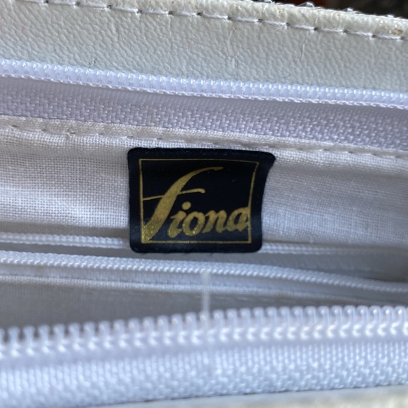 Fiona white/gold metallic handbag/purse. - Picture 13 of 13